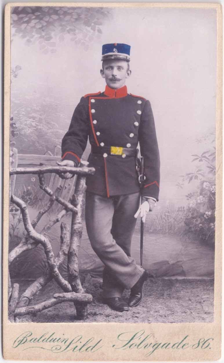Christian Nielsen i soldateruniform (Fotoet er formodentligt fra 1864)