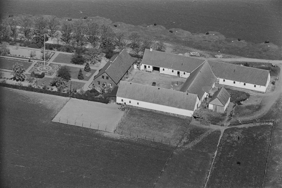 Bakkegården som den så ud 1936-38. Det Kongelige Bibliotek, Sylvest Jensen Luftfoto.